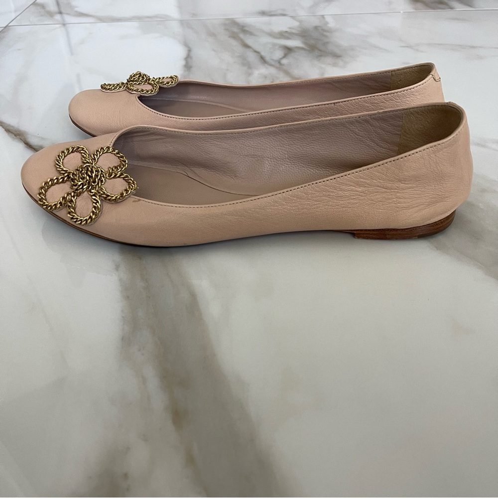 Chloe Tan Leather Ballet Flats with Chain Flower Size 39 - Picture 2 of 7